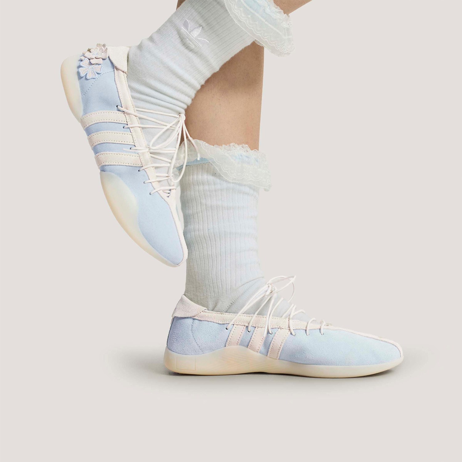 아디다스 정품 클로버 여성용 얇은 밑창의 패셔너블한 발 - Adidas Shoes Samba 리뷰 및 가격