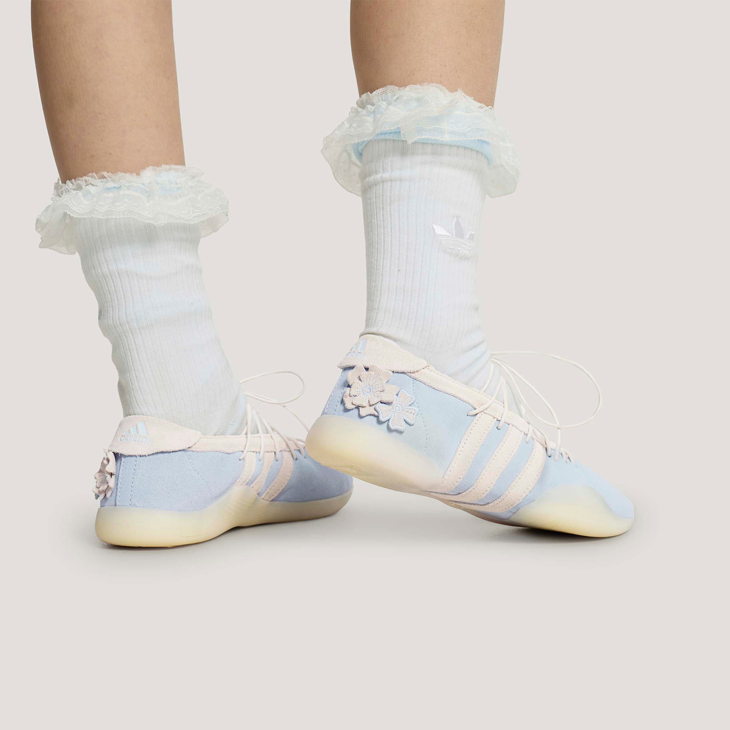 아디다스 정품 클로버 여성용 얇은 밑창의 패셔너블한 발 - Adidas Shoes Samba 리뷰 및 가격